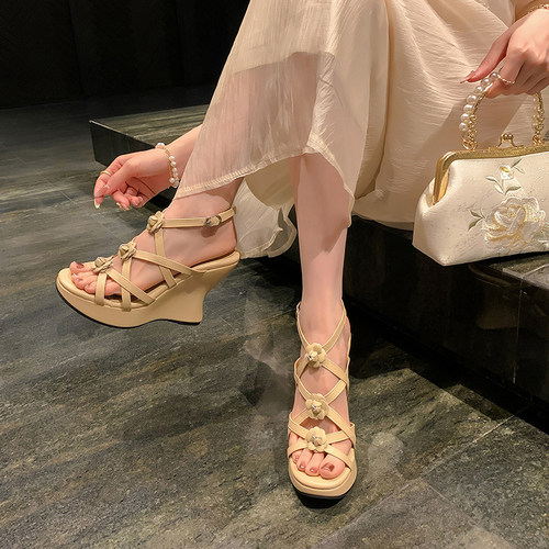 小个子仙女风坡跟凉鞋女士鞋夏新款设计感花朵防水台超高跟鞋 - 图1