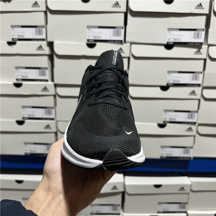 Nike Quest 4 男子夏季透气黑白运动鞋休闲跑步鞋DA1105-006-101 - 图1