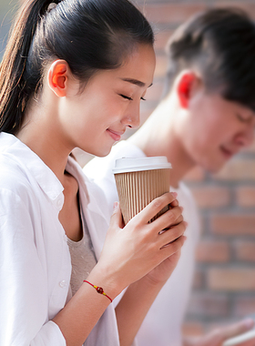 小红绳搭配檀木珠手链