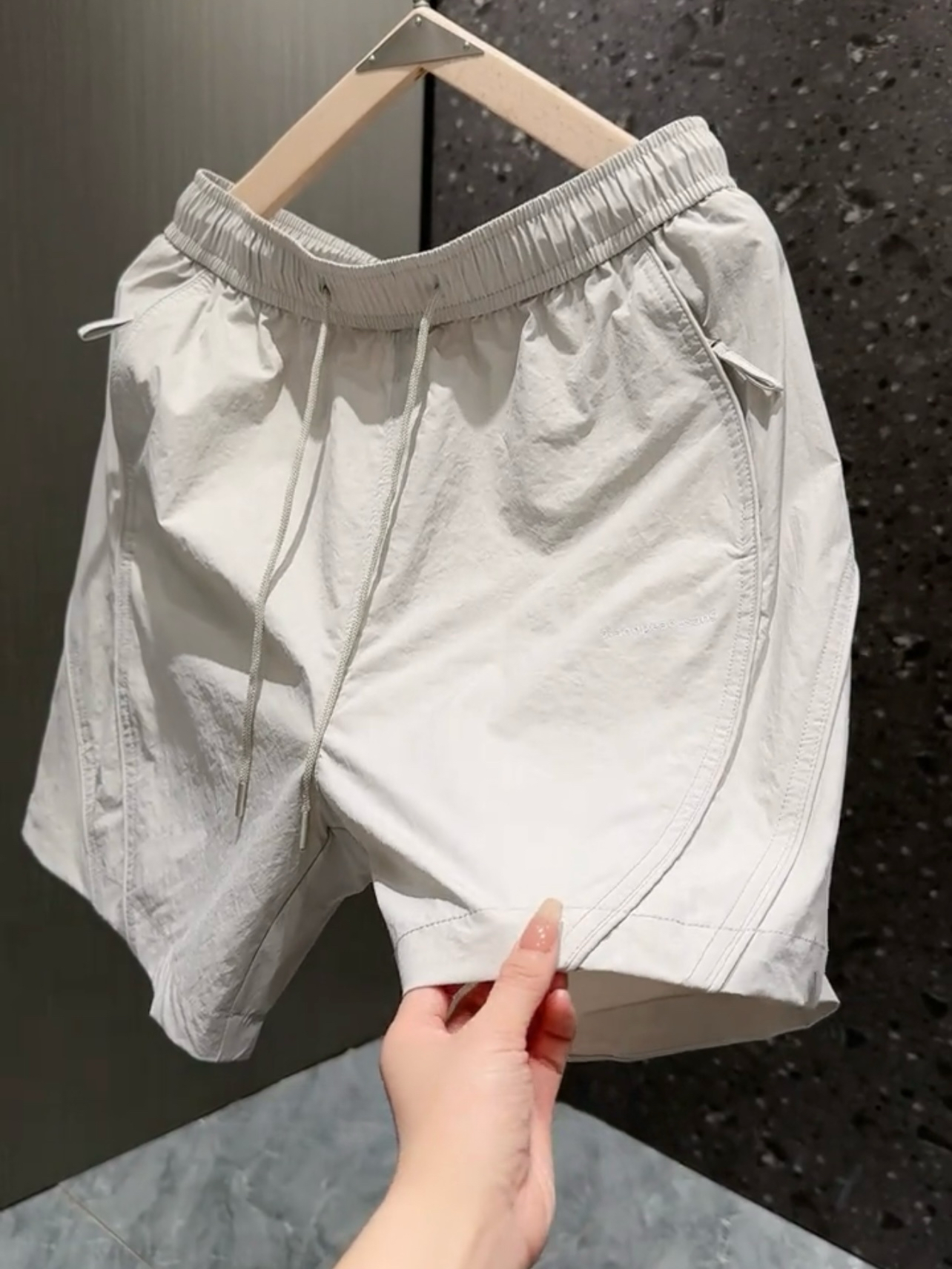 YYDS夏季男士休闲短裤裤拉链口袋速干潮牌运动裤时尚百搭四分裤男 - 图3