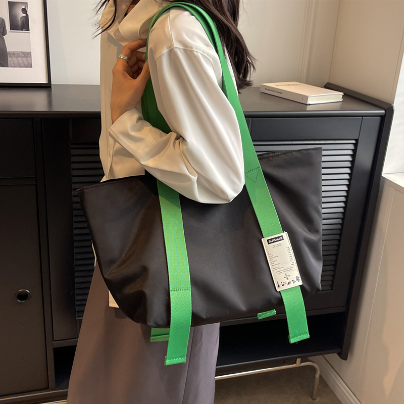 小众尼龙托特包包女2024新款时尚手提布袋百搭大容量单肩通勤大包-图2