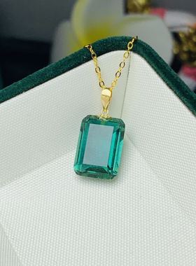 绿水晶吊坠搭配18k金扣头锁骨链