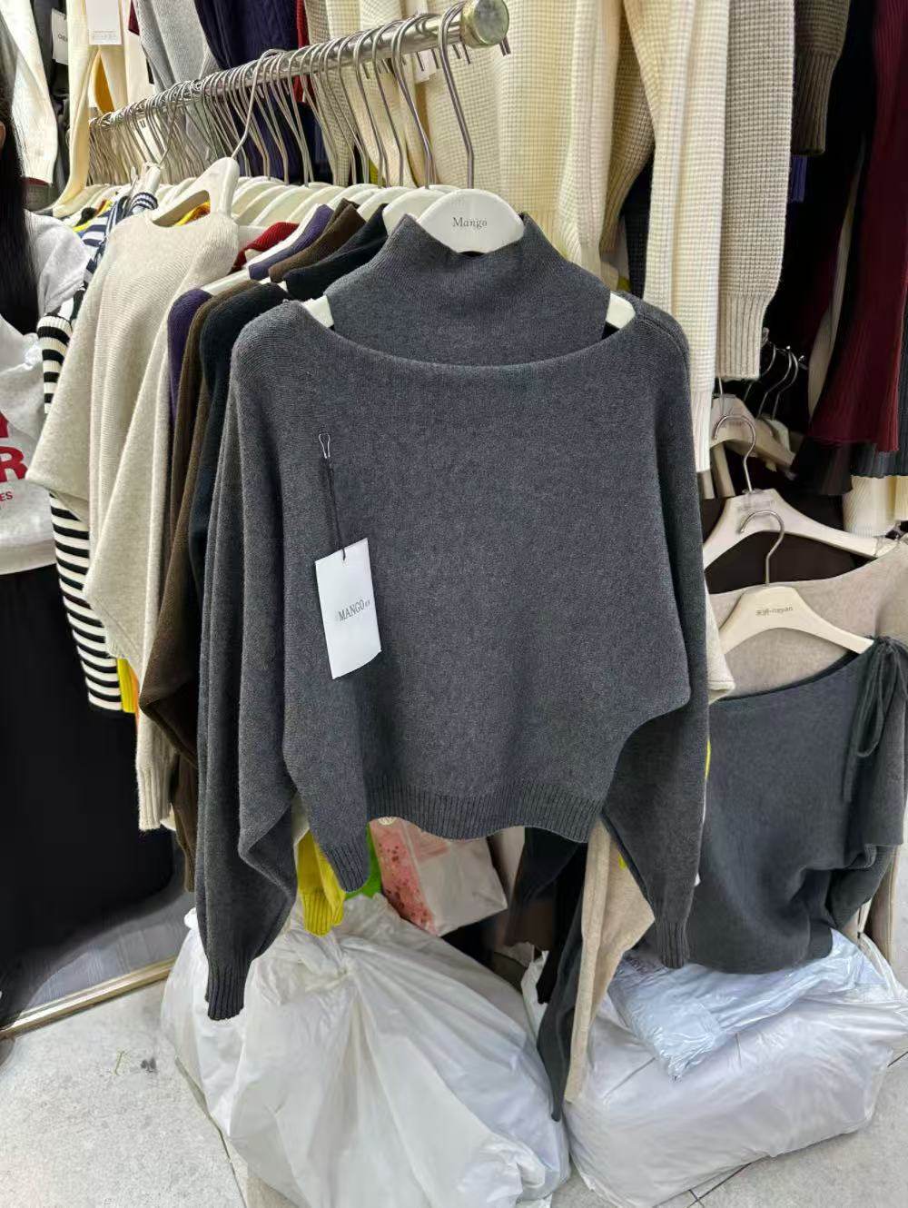 设计感高领纯色长袖针织衫女2025冬新款宽松显瘦百搭洋气上衣YN68,淘宝优惠券,粉丝福利购,淘宝优惠卷