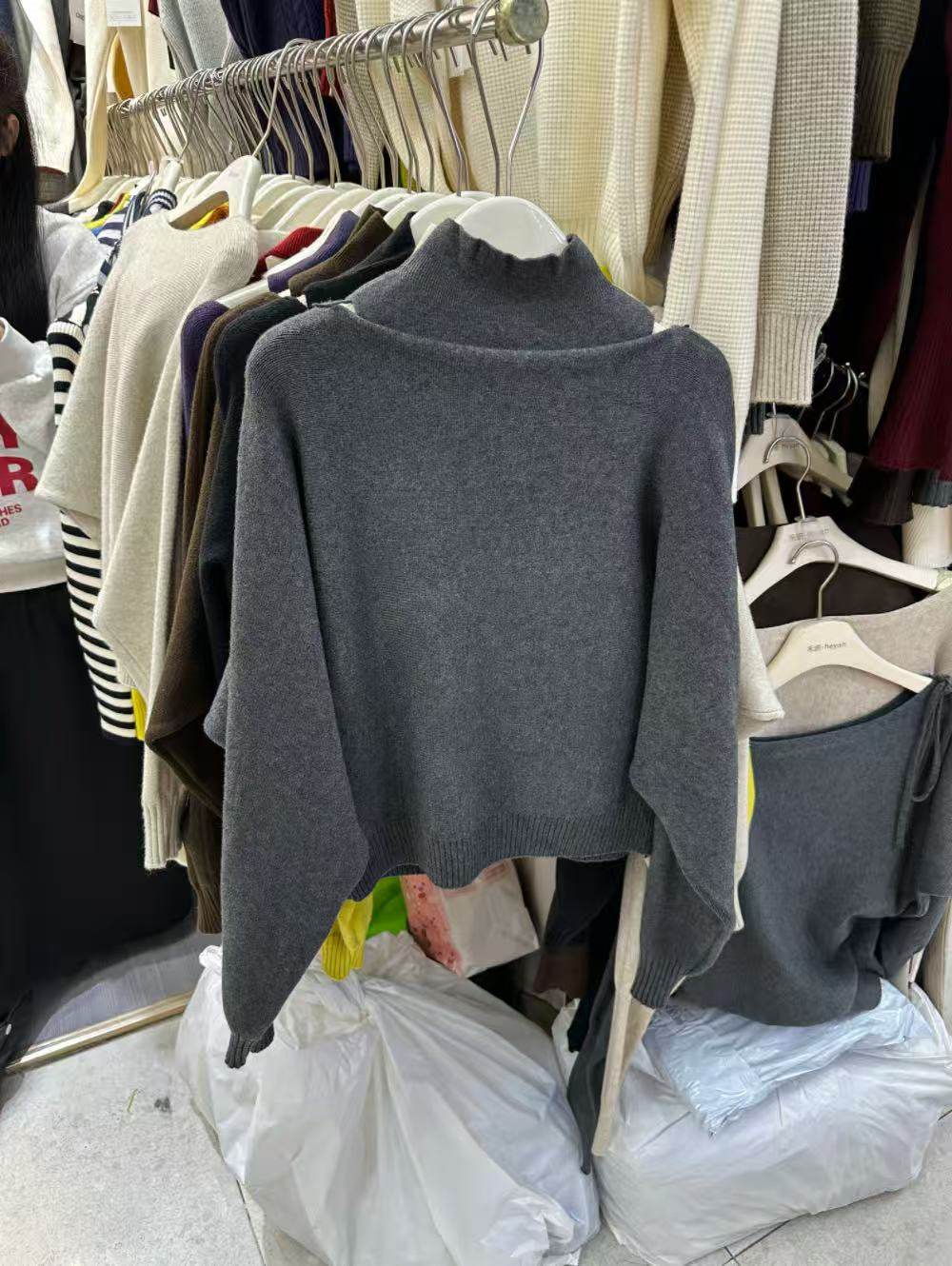 设计感高领纯色长袖针织衫女2025冬新款宽松显瘦百搭洋气上衣YN68,淘宝优惠券,粉丝福利购,淘宝优惠卷