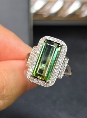 天然绿碧玺戒指重量2.88克拉6.2*14.5mm苗条形完整规整料子全净体