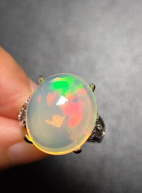 天然欧泊大戒指重量8.2克拉13.8*16.2mm天然无染色火彩清新蛋面