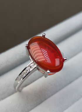 天然墨西哥红欧泊戒指重量2.44克拉尺寸8.6*13mm干净色泽艳丽银镶