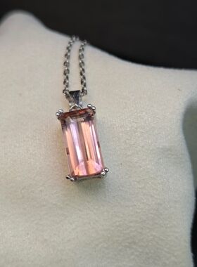 天然粉碧玺吊坠帕帕拉恰蓝宝石颜色（粉+橙色） 重3.39克拉孤品