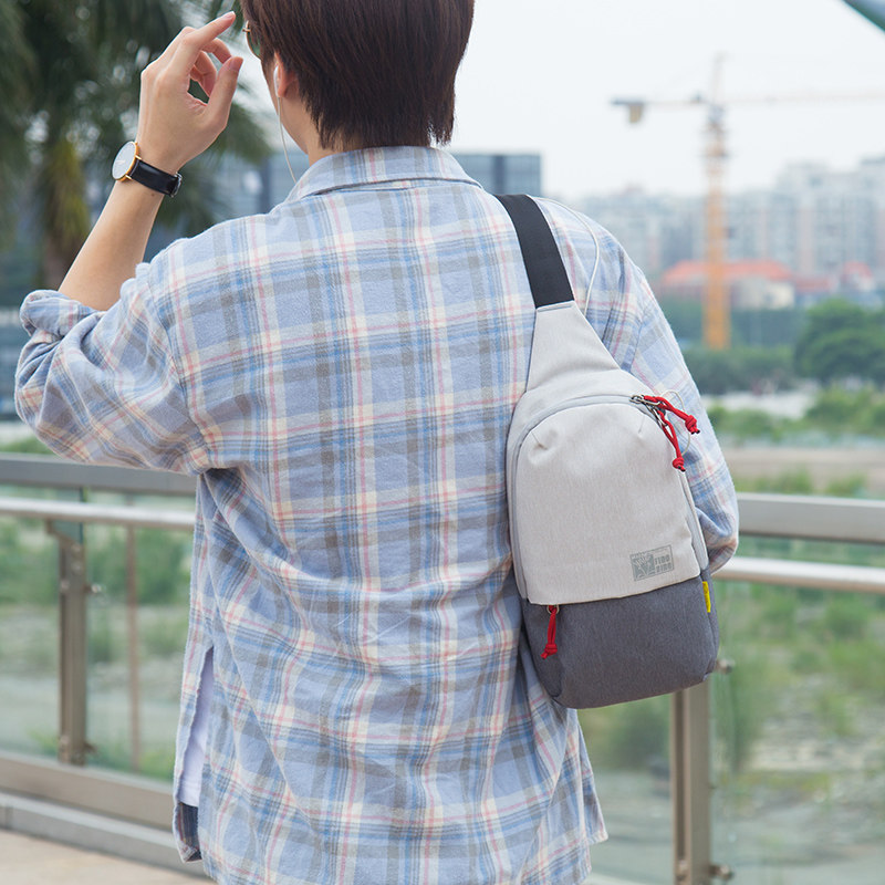 菲都狄都男士休闲胸包青年 fidodido男士包袋