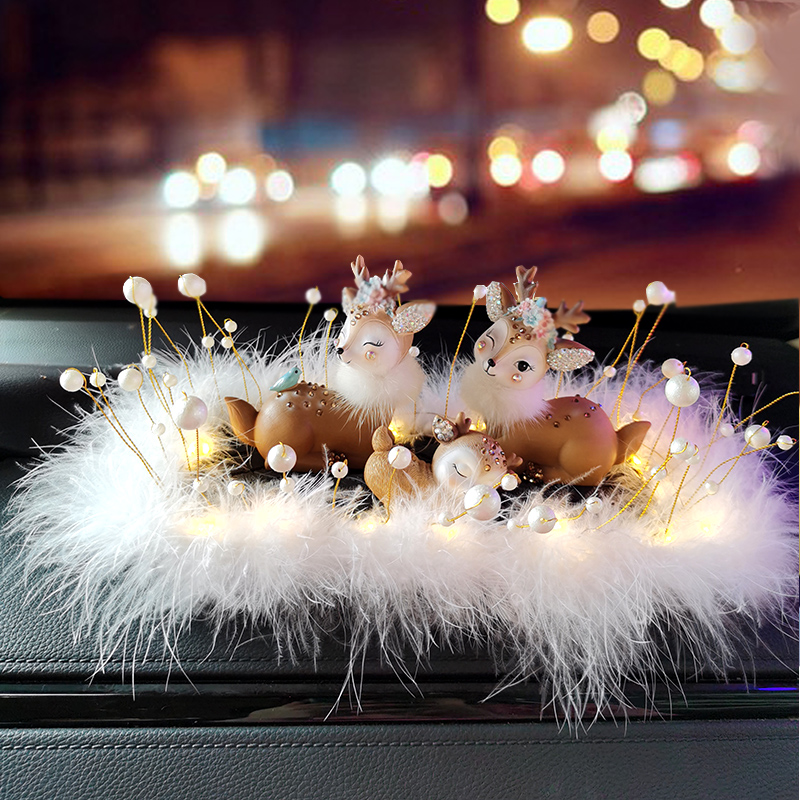 带灯一路平安鹿汽车内装饰品摆件中控台车载用品车上羽毛女神款女,淘宝优惠券,粉丝福利购,淘宝优惠卷
