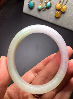 A货翡翠糯冰种可戴贵妃手镯