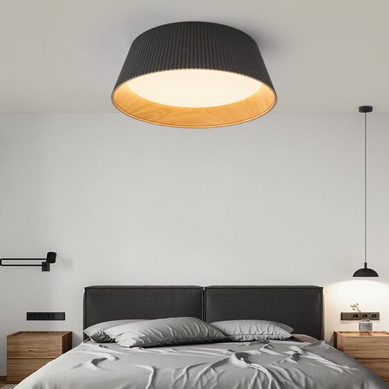 Minimalist master bedroom lamp simple modern living room study lamp north