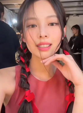 Jennie同款红色丝带编发马尾头绳