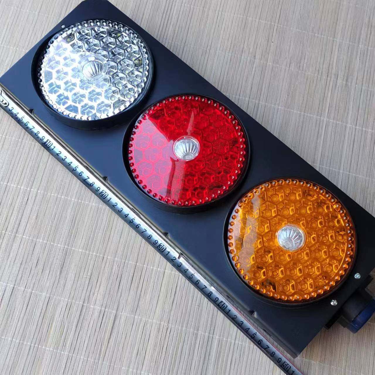 LED五寸中集挂车后尾灯三联货车24V防水刹车爆闪转向后组合灯三圆,淘宝优惠券,粉丝福利购,淘宝优惠卷