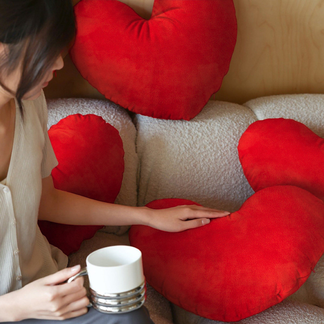 结婚喜庆心形红色爱心喜字抱枕压床靠枕一对飘窗靠垫婚房客厅沙发,淘宝优惠券,粉丝福利购,淘宝优惠卷