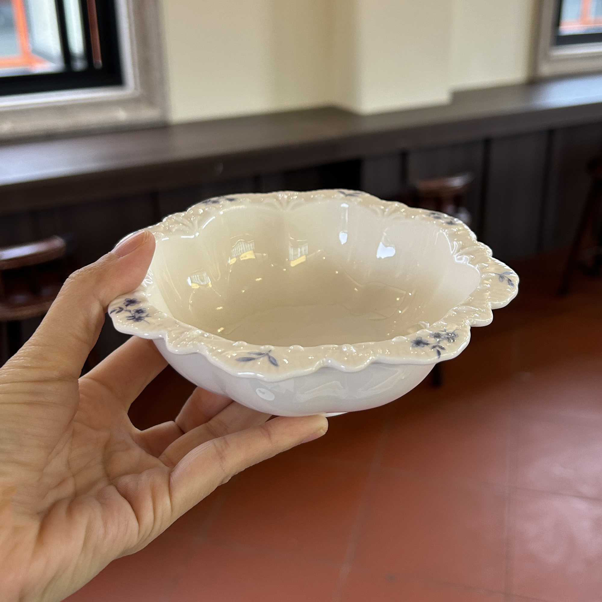 法式浮雕花边陶瓷餐具陶瓷盘餐盘甜品碗果盘不规则餐盘碎花碗套装