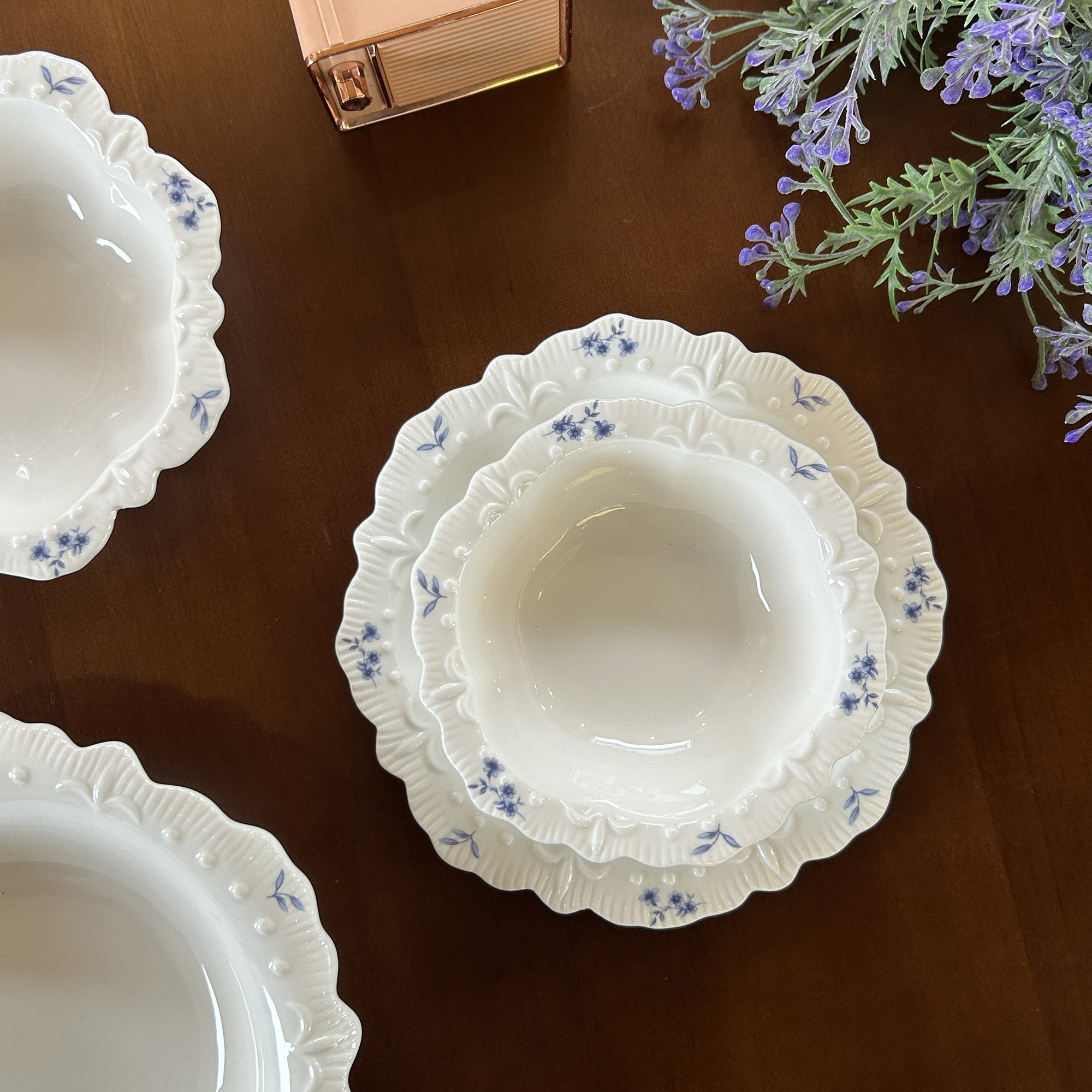 法式浮雕花边陶瓷餐具陶瓷盘餐盘甜品碗果盘不规则餐盘碎花碗套装