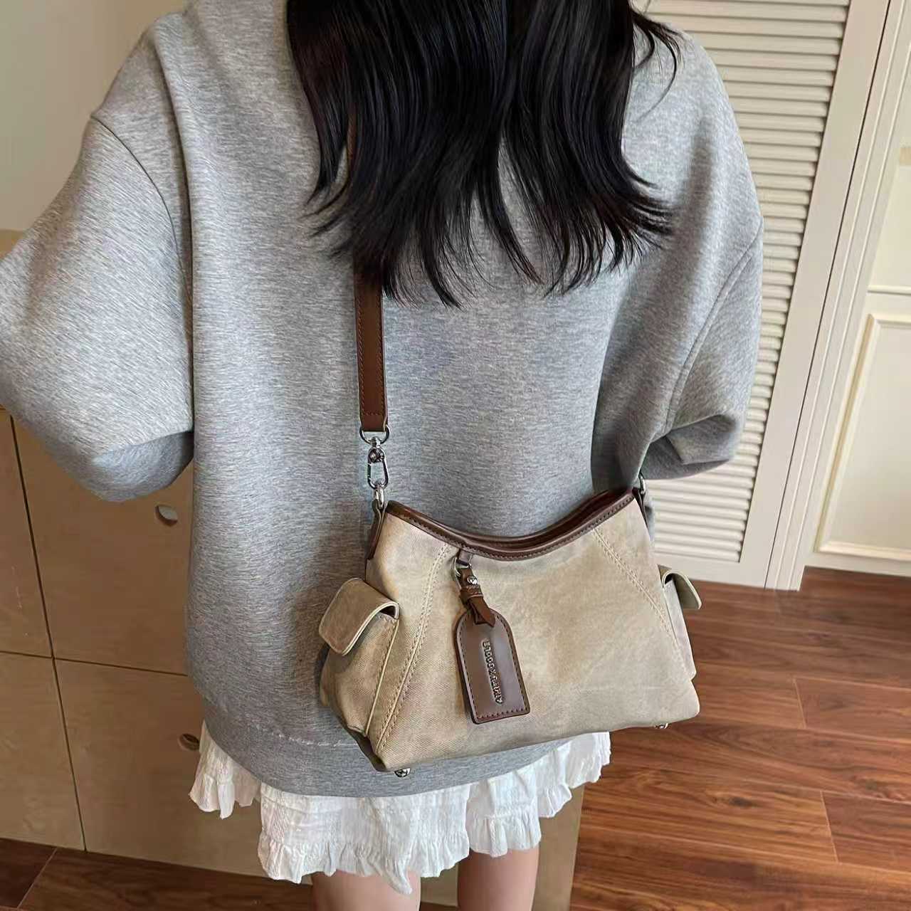 Amy Rabbit Women's Bag 2026 New Simple Texture Solid Color Trendy Western Niche Commuting Shoulder Crossbody Bag