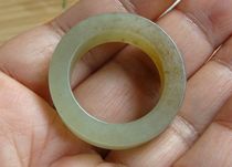 (100 hitch) (pure natural) (jade material winless) Qinghai jade (yellow mouth material with a sugar color) - a finger