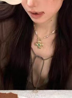 猫眼石蝴蝶结花项链小众设计简约时尚锁骨链轻奢串珠四叶草吊坠女