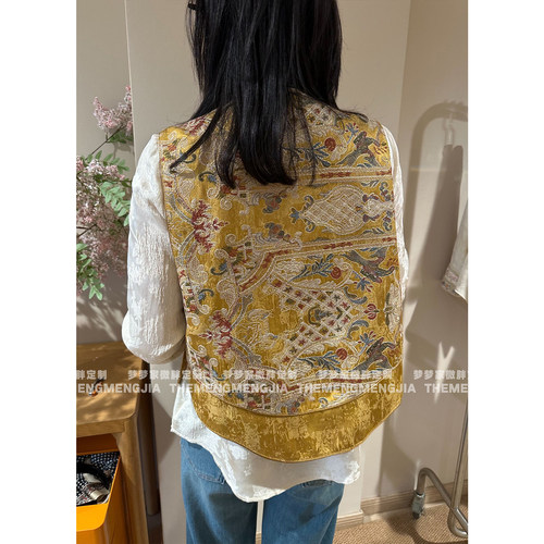 高品质重工刺绣黄色马甲女新中式国风复古盘扣坎肩背心外搭上衣潮 - 图2