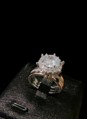 璨若星河 皇冠大宝石戒指 八心八箭 镀18K金 圆形2克拉锆石手链