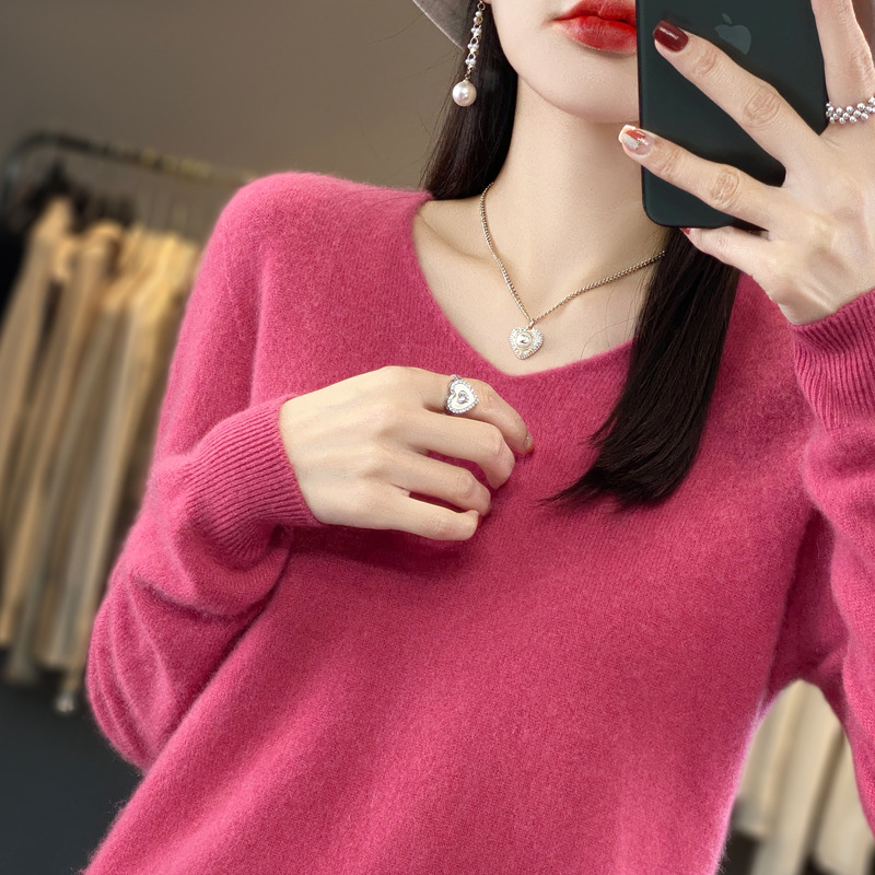 清河县文聚羊绒制品厂秋冬新款V领羊毛衫女简约大气羊绒针织衫 - 图1