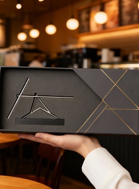 金属三脚架桌面摆件商务高端礼盒