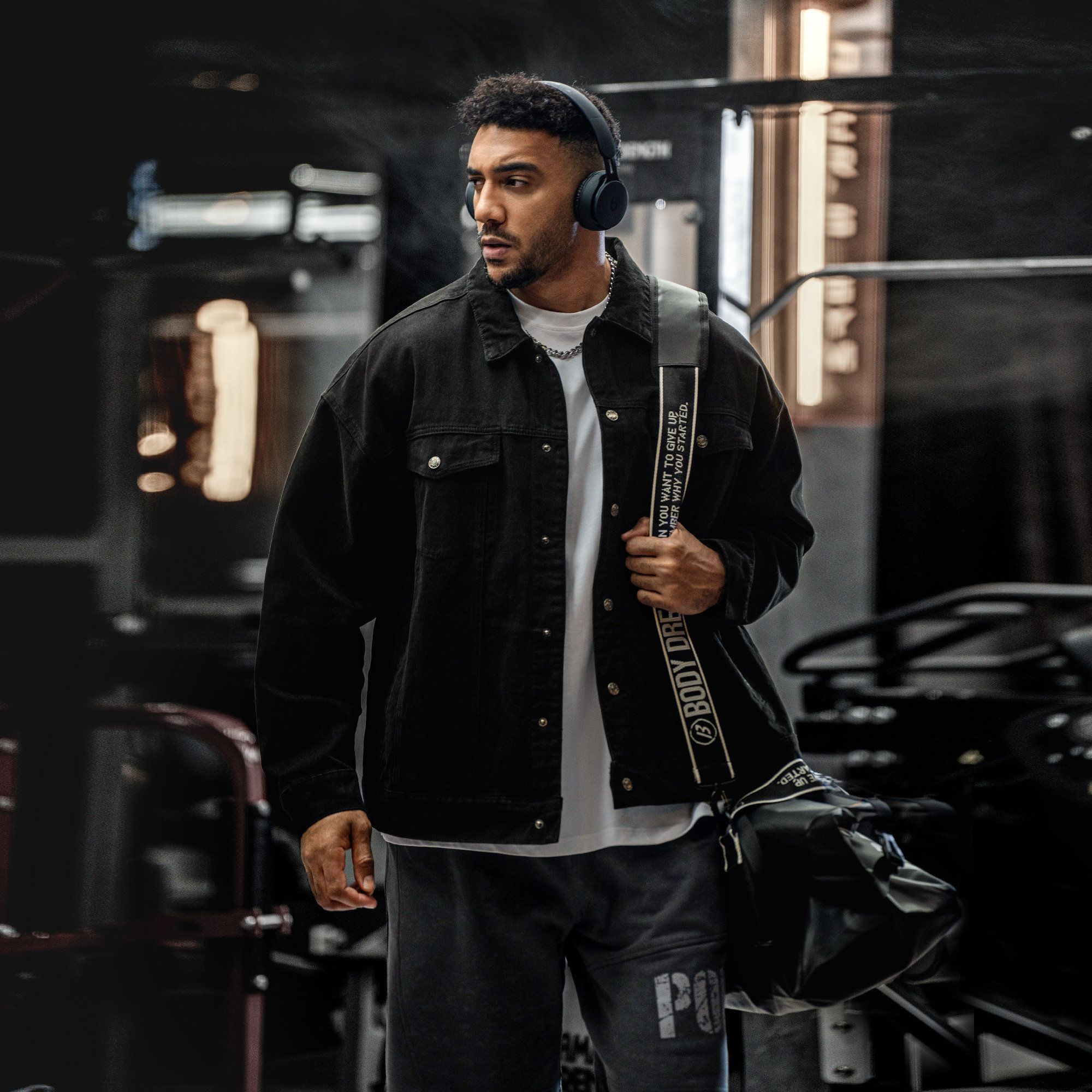 BD健美站白色纯棉健身牛仔外套男简约美式翻领运动夹克外套男春秋,淘宝优惠券,粉丝福利购,淘宝优惠卷