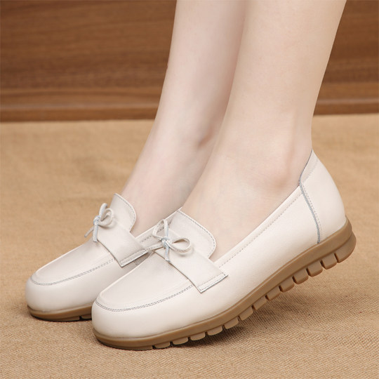 Genuine leather soft sole comfortable shoes lightweight non-slip mom shoes