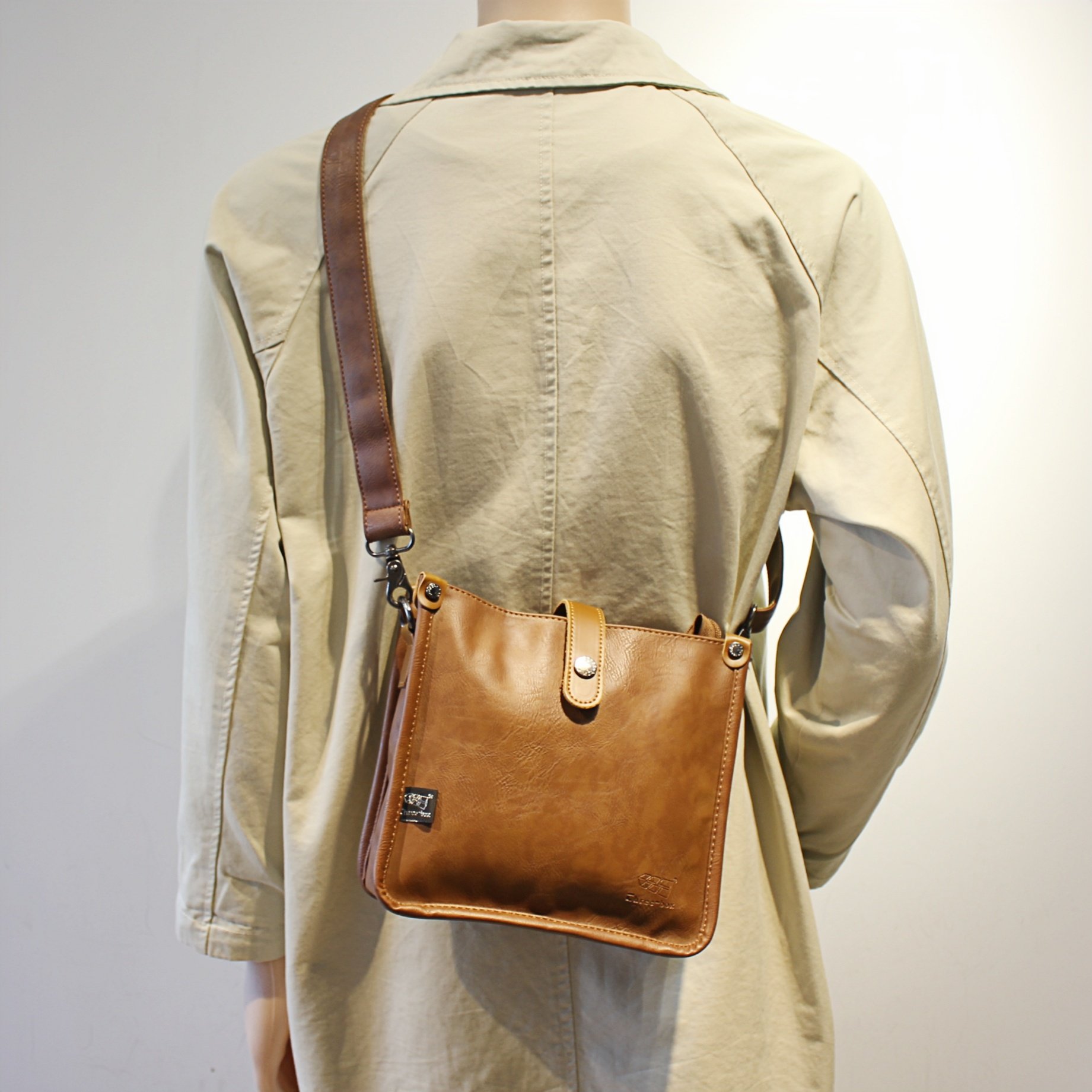 简约日系斜挎包通勤小方形包街头软皮小方包单肩小背包男女手机包,淘宝优惠券,粉丝福利购,淘宝优惠卷