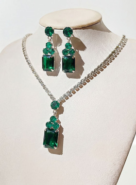 宫廷风方形超闪锁骨链