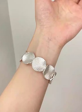 韩系银色几何圆形拼接手镯