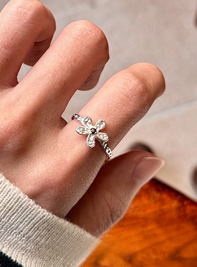 银色小花戒指女2026新款高级感