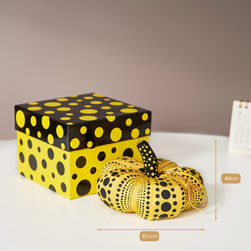 日本YAYOI KUSAMA草间弥生南瓜公仔钥匙扣波点裂纹毛绒包包挂件 - 图2