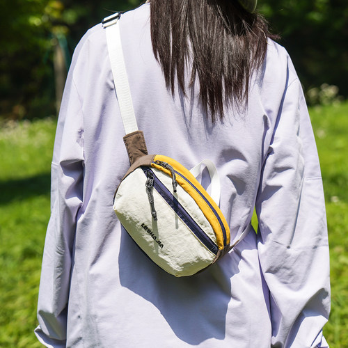 户外轻便胸包男款潮牌撞色斜挎包女运动骑行腰包外出便携休闲小包 - 图1