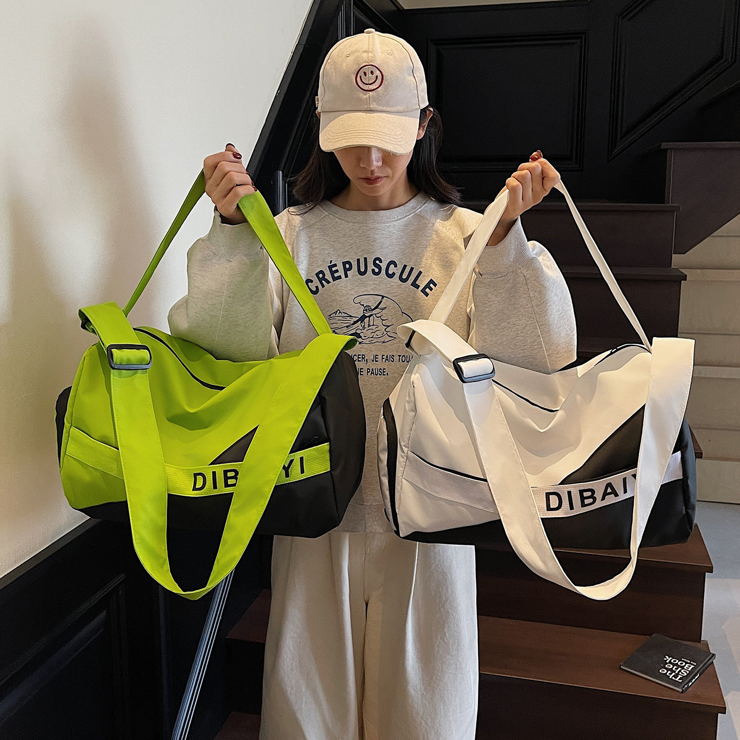 Large capacity travel bag, wet and dry separation gym bag