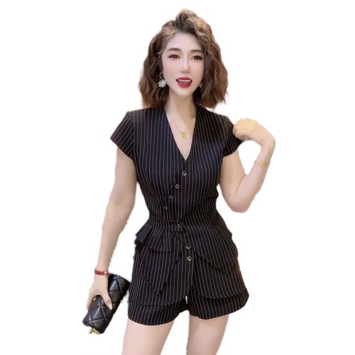 通勤时尚套装女夏季新款气质设计感腰封短袖小西装短裤条纹两件套 - 图3