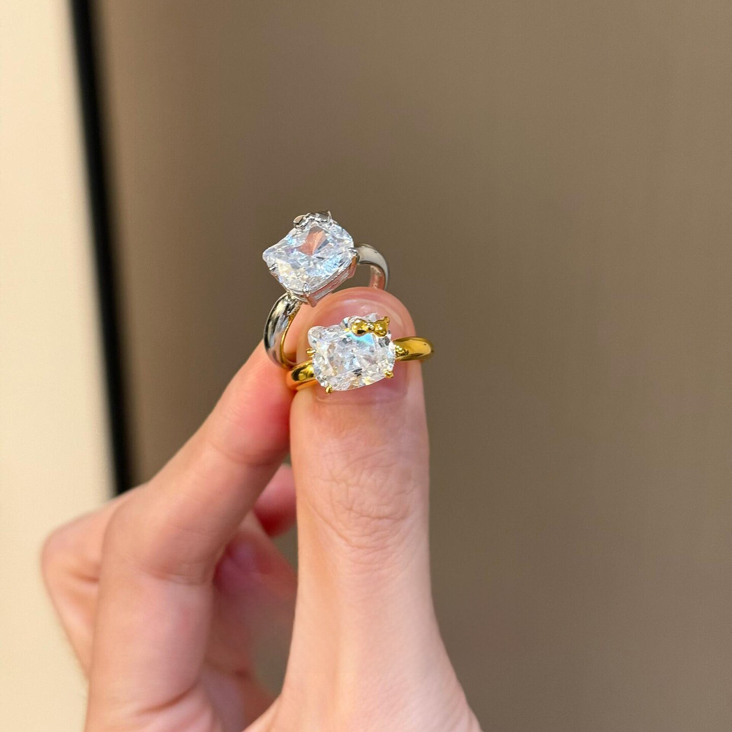Cute KT meow large particle imitation diamond flash ring female niche design light luxury high-end open index finger ring ring