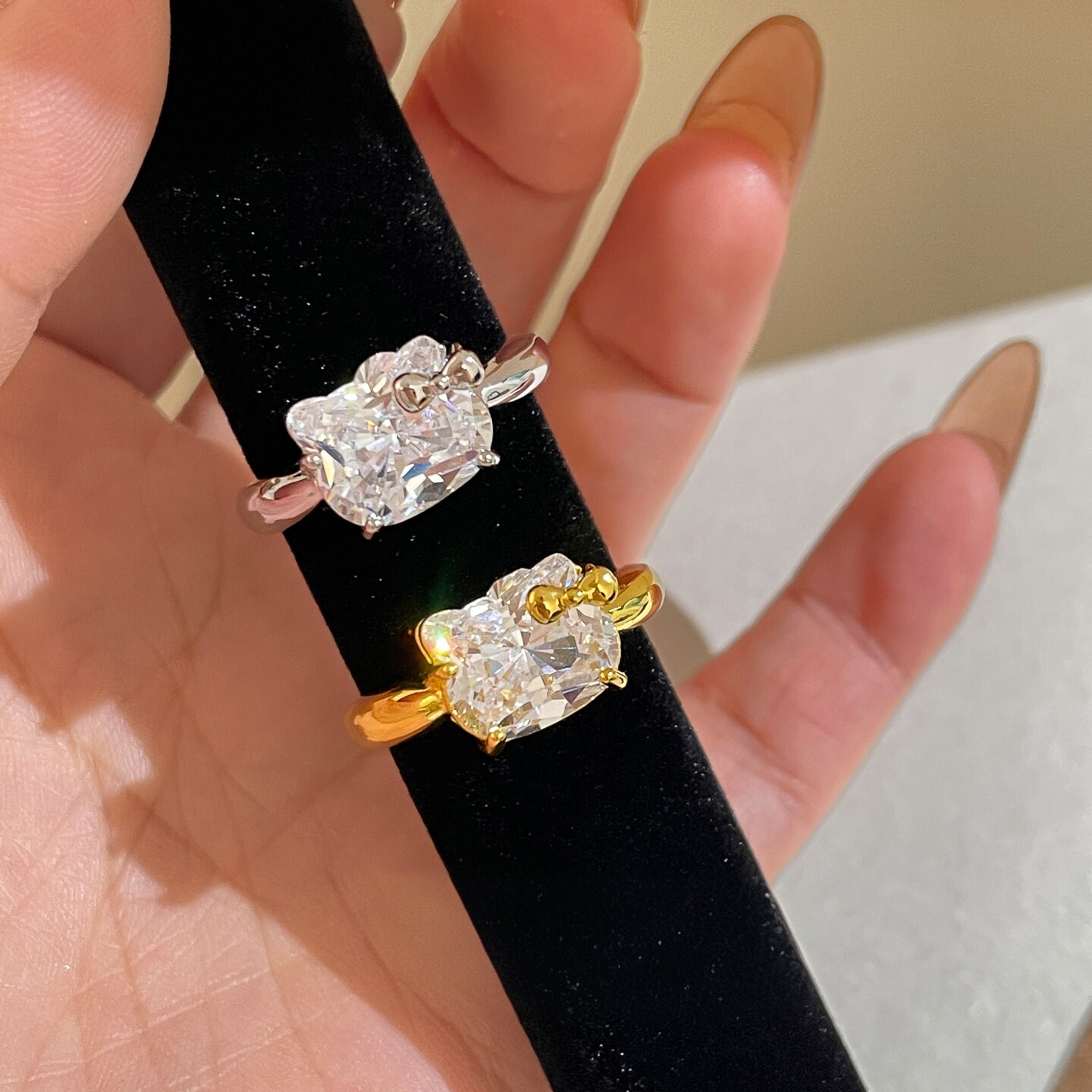 Cute KT meow large particle imitation diamond flash ring female niche design light luxury high-end open index finger ring ring