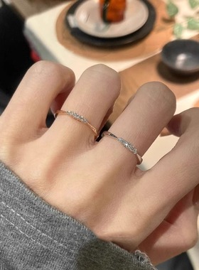 银色简约闪钻戒指女小众设计精致轻奢高级感百搭素圈食指戒指环