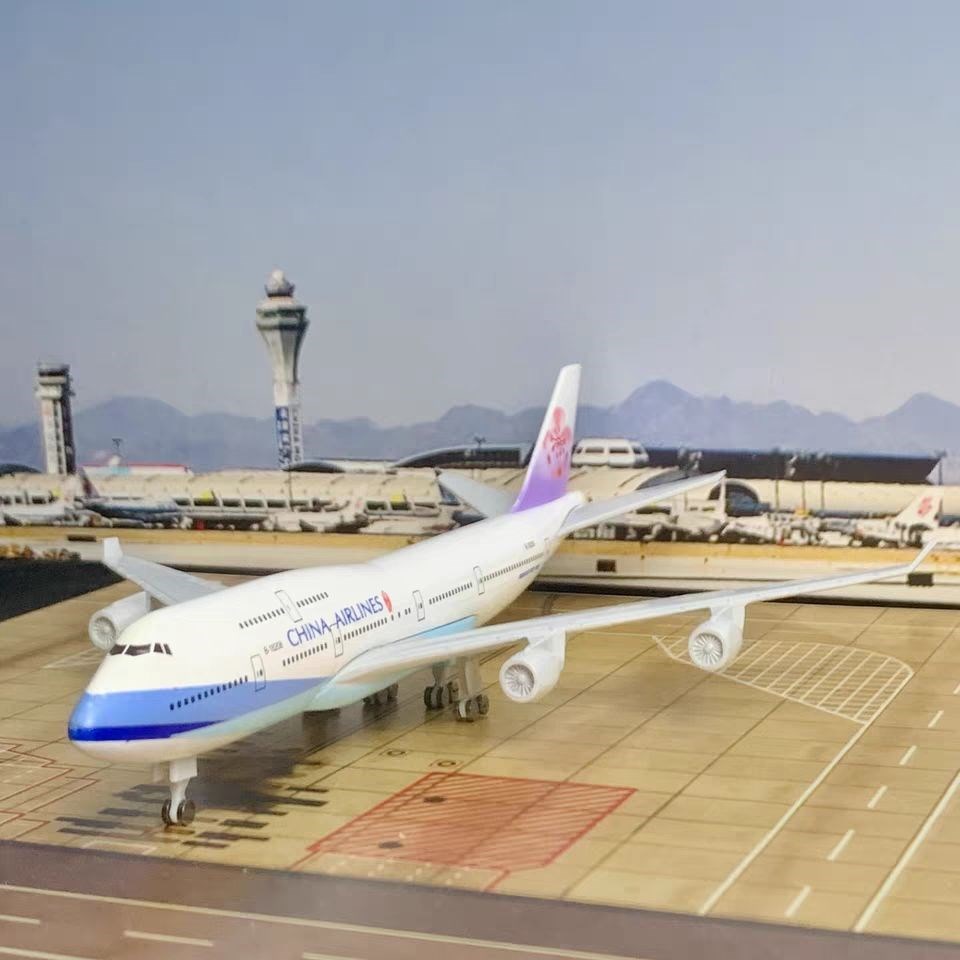 中华航空波音747-400客机 47cm合金飞机模型20cm摆件航模带起落架 - 图1