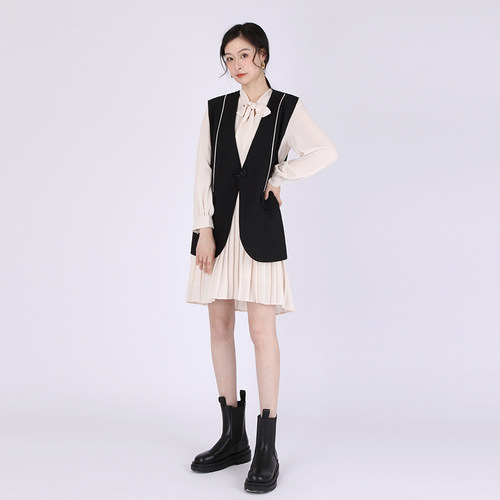 WEWE唯唯春春秋新品女装温婉优雅时尚连衣裙套装休闲马甲两件套 - 图1