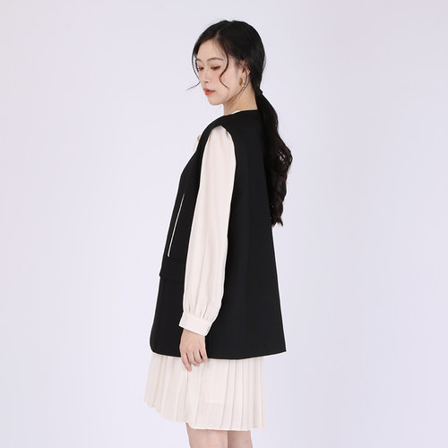 WEWE唯唯春春秋新品女装温婉优雅时尚连衣裙套装休闲马甲两件套 - 图3