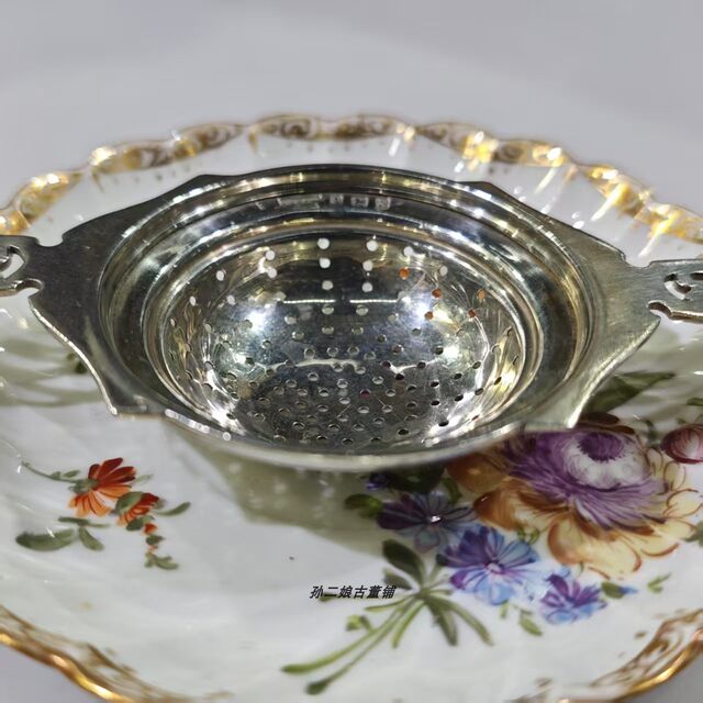 British silverware Birmingham-made sterling silver hand-carved double-eared tea leakage tea filter medieval 1937 afternoon tea set