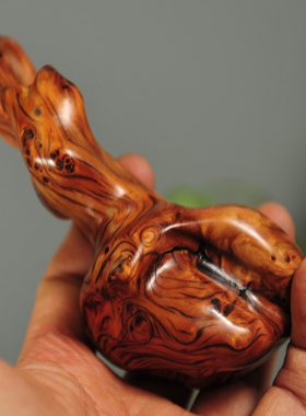 太行崖柏陈化虎皮纹手把件