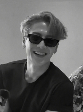 王嘉尔同款墨镜扁方框眼镜