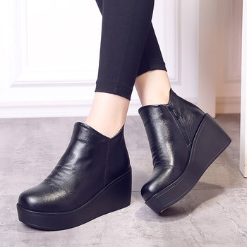 Dianzhu 2024 spring new women's shoes thick-soled short boots high-heel wedge heelsສະດວກສະບາຍ round-toe single boots women's platform boots