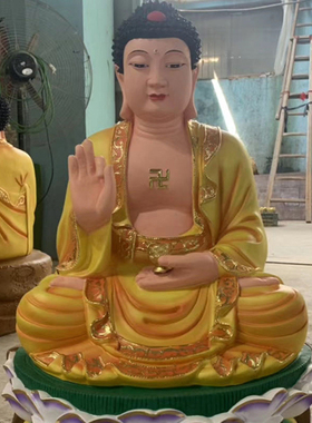 做工精致树脂三宝佛寺庙摆件