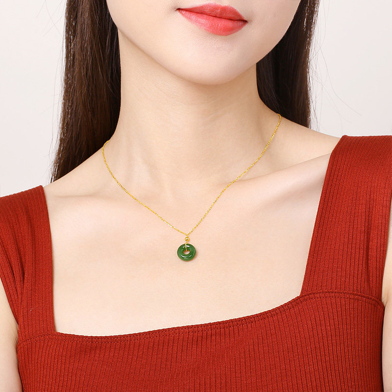 周六福黄金项链女和田玉套链平安扣 周六福颈饰